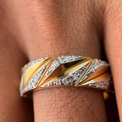 Round Cut Moissanite Diamond Men's 18K Gold Ring