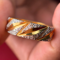 Round Cut Moissanite Diamond Men's 18K Gold Ring