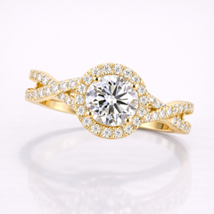 Round Cut Moissanite Diamond Twisted Engagement 18K Gold Ring
