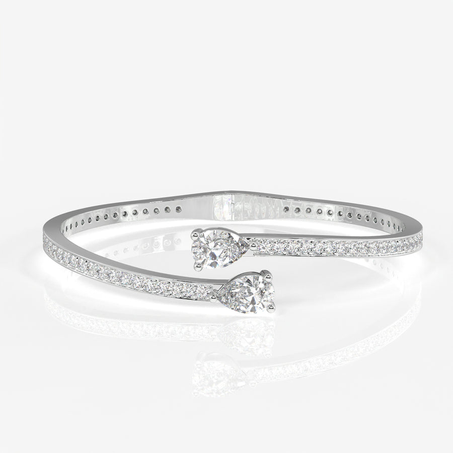 Caratbazaar Pear Cut Moissanite Diamond Fashion 18K Gold Bracelet