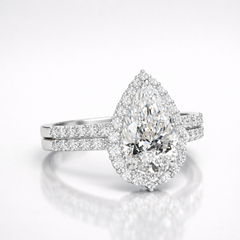 Pear Cut Moissanite Diamond Engagement 18K Gold Ring