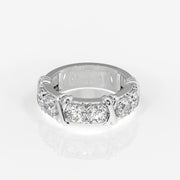 Round Cut Lab Grown Diamond Wedding Band 18K Gold Ring
