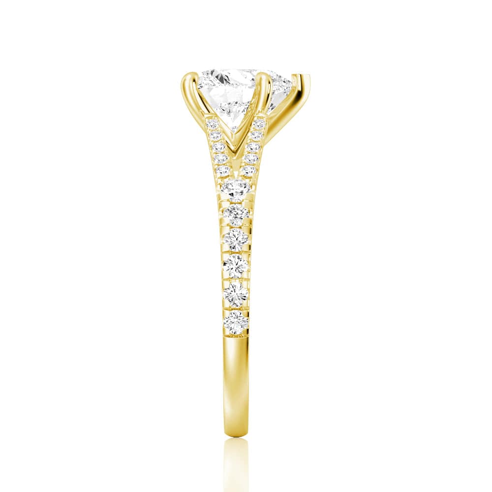 Heart Cut Moissanite Diamond Engagement 18K Gold Ring