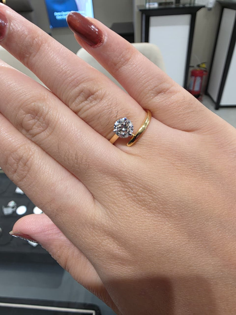 Round Cut Lab Grown Diamond 14K Gold Solitaire Ring