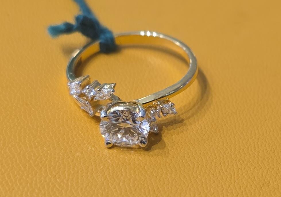 Round cut lab grown diamond 14k gold ring