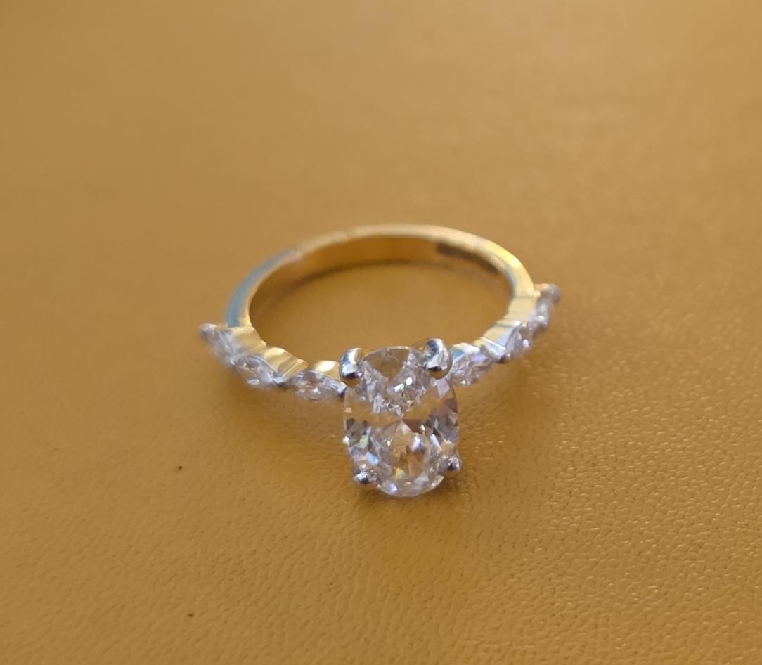 Oval cut lab grown diamond 14k gold ring
