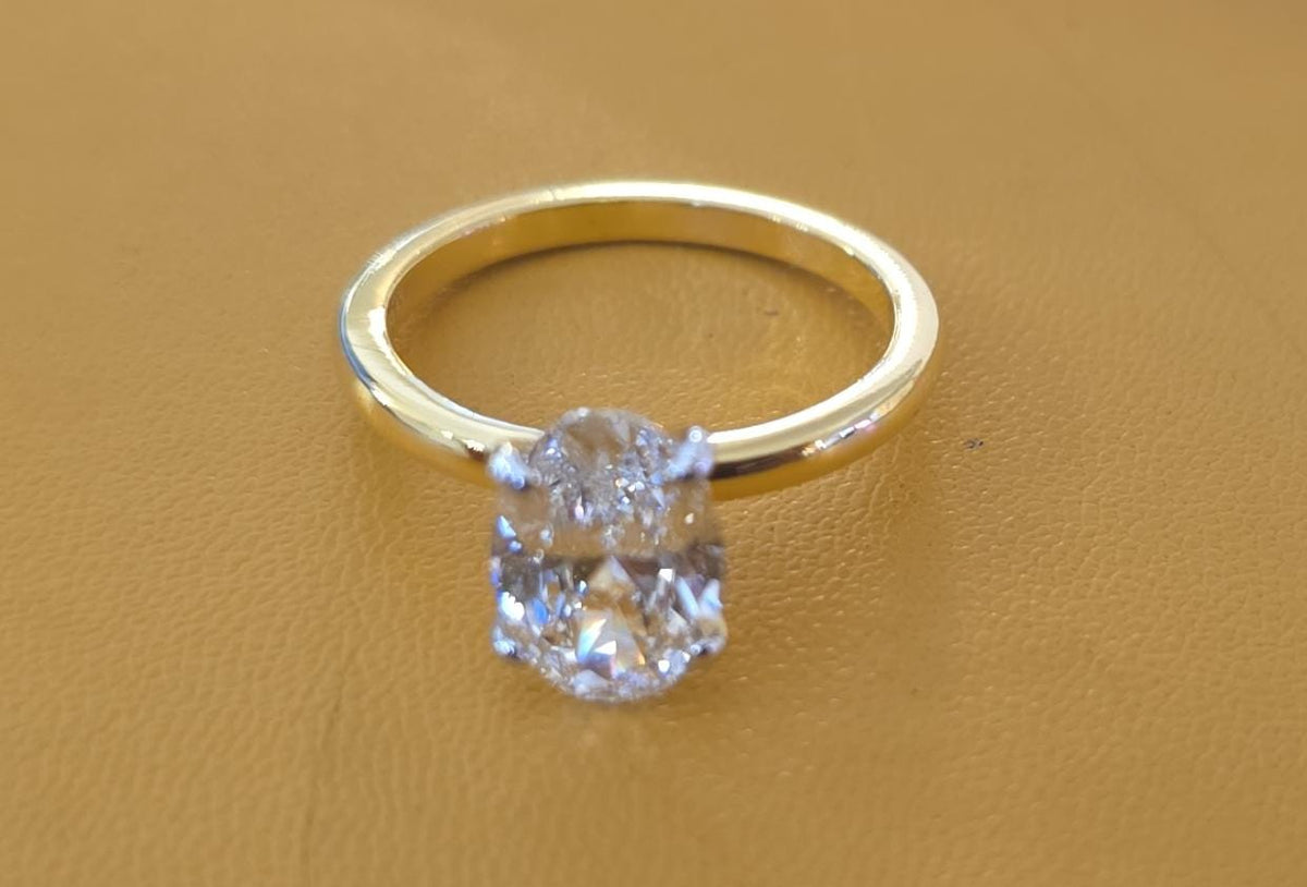 Oval cut lab grown diamond solitare ring 14k gold