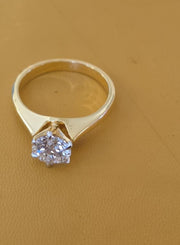 Round cut lab grown diamond 18k gold ring