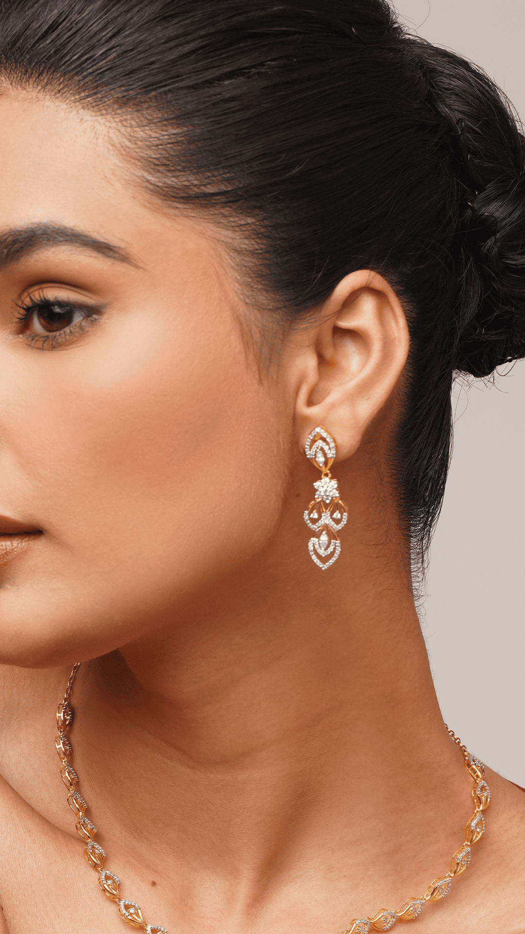 Stylish Lab Grown Diamond Hoop Earrings That Catch Light